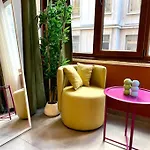 Apartment Modern Design, 3br,ac, 1 Min Walk From Taksim Square Istanbul