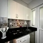 Modern Design, 3br,ac, 1 Min Walk From Taksim Square * Estambul