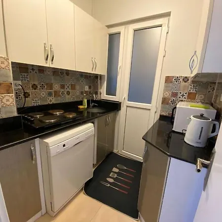 New Flat,3br,ac, 200 Mt To Taksim Istanbul